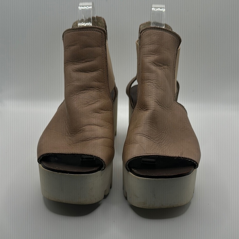 Platform Peep-Toe Leather Wedge Sandals - Taupe - Picture 3 of 10